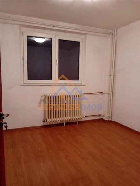 Vanzare apartament 2 camere Drumul Taberei - Parc Moghiros