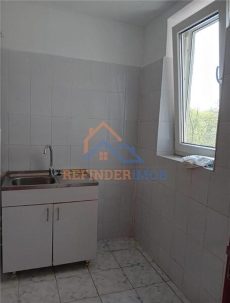 Vanzare apartament 2 camere Drumul Taberei - Parc Moghiros